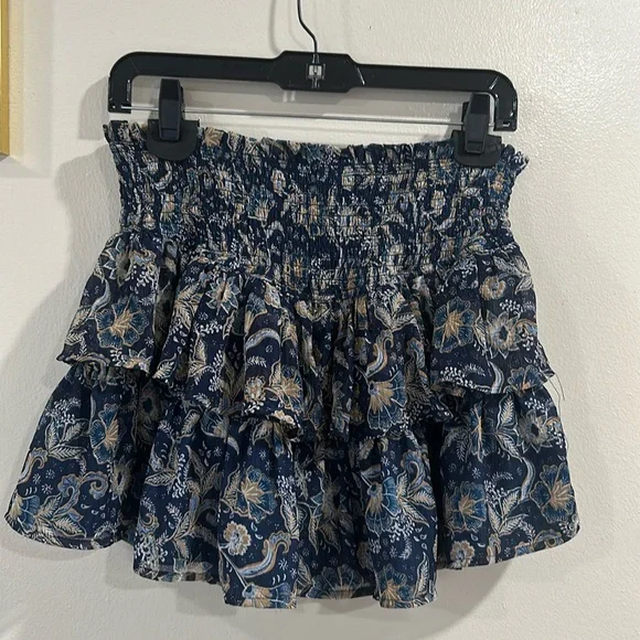 Ruffle Shorts with Elastic waistband - Picture 1 of 4